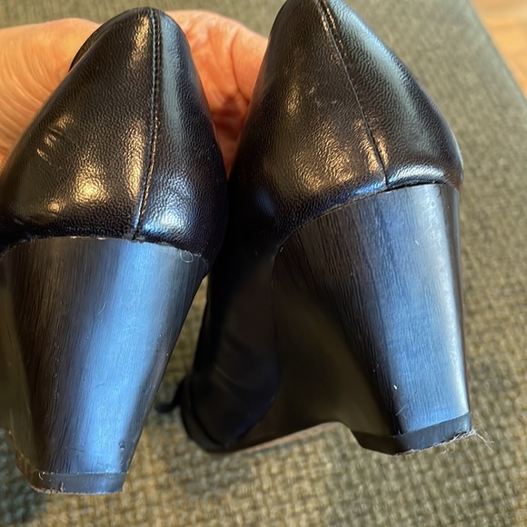 Report Black Wedge Heels (sz 7) - Picture 9 of 12